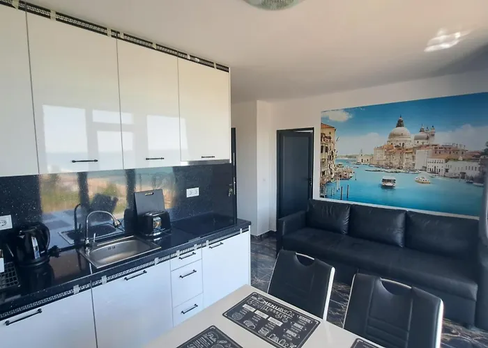 Luxe 1 Venezia Apartment *